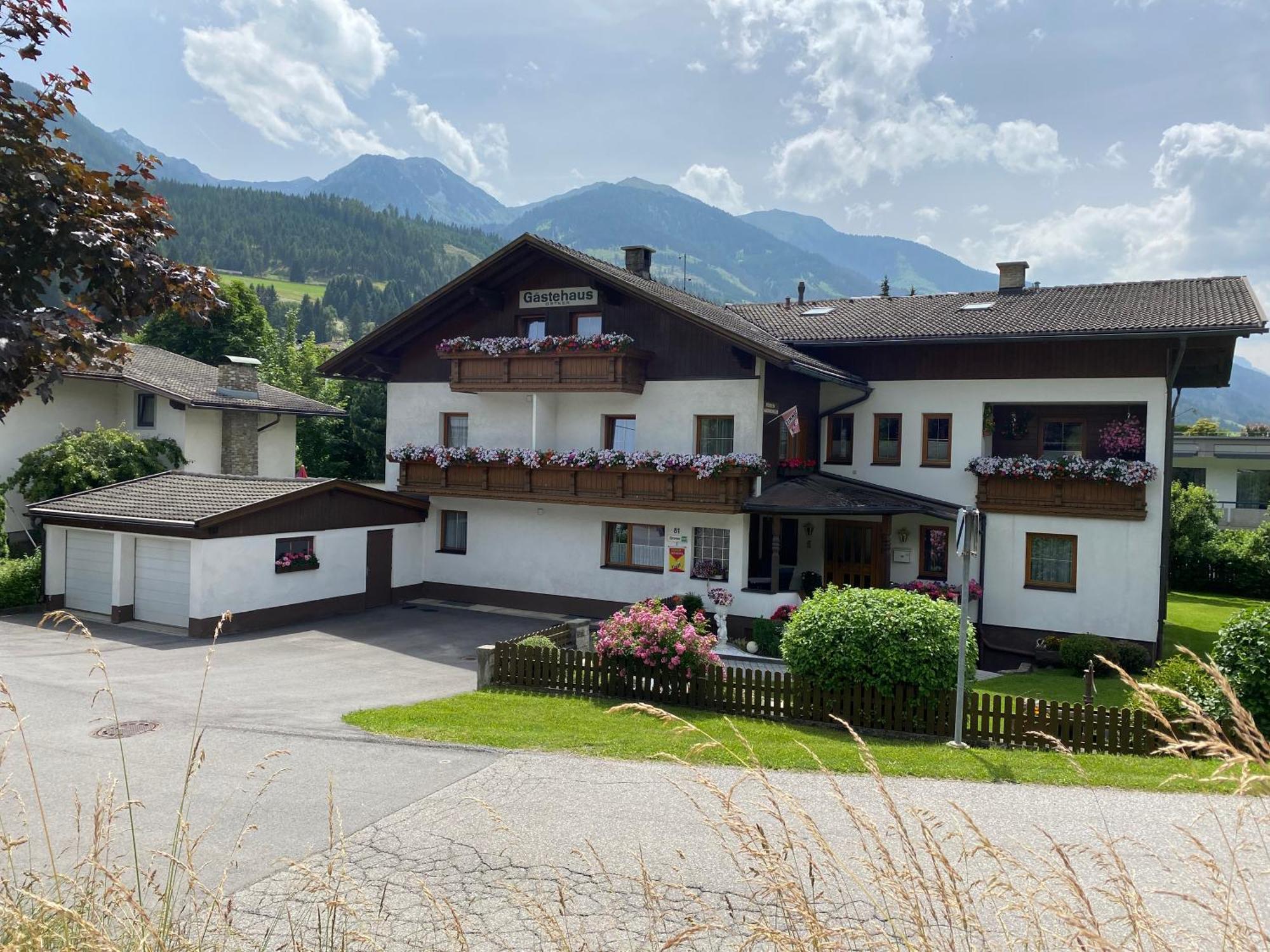 Gaestehaus Ortner Heinfels Exterior foto